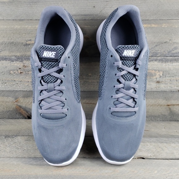 New Nike Revolution 3 Grey/Black/White Running - Picture 4 of 9